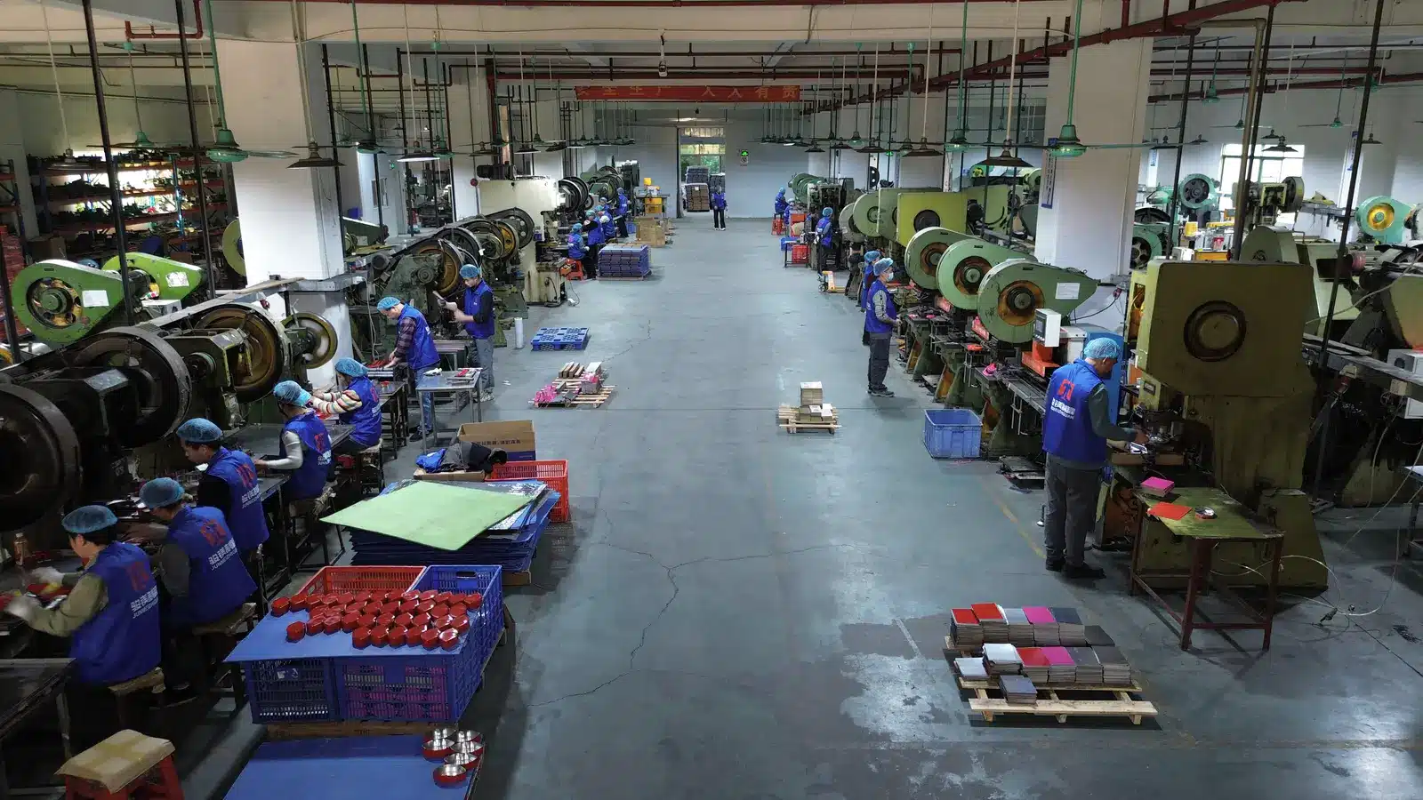 Press production area inside Junmei tin box factory