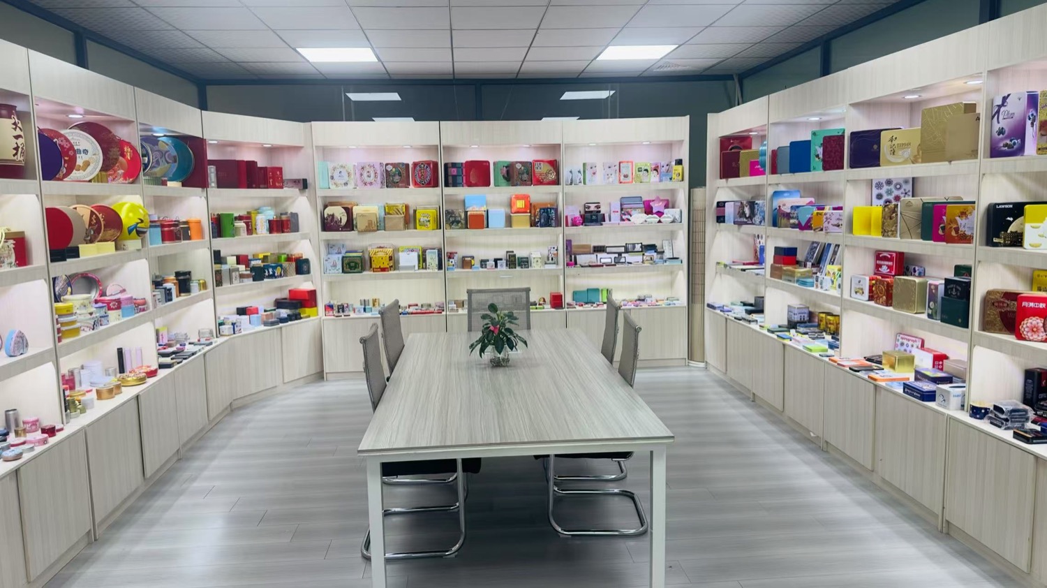 Junmei sample room with custom tin packaging references
